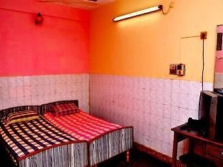 Sri Saibaba Guest House Pondicherry Exterior photo